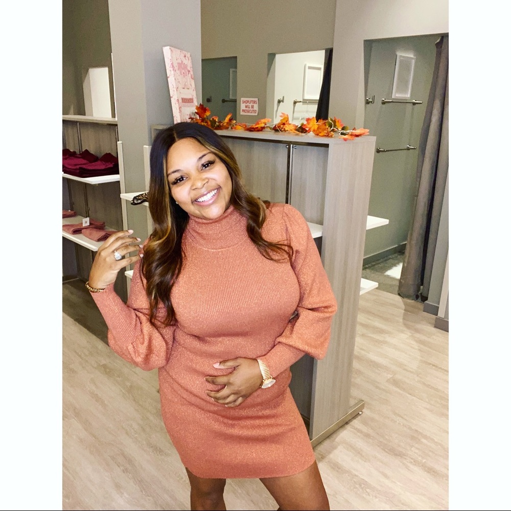 Turtle neck puff sleeve dress